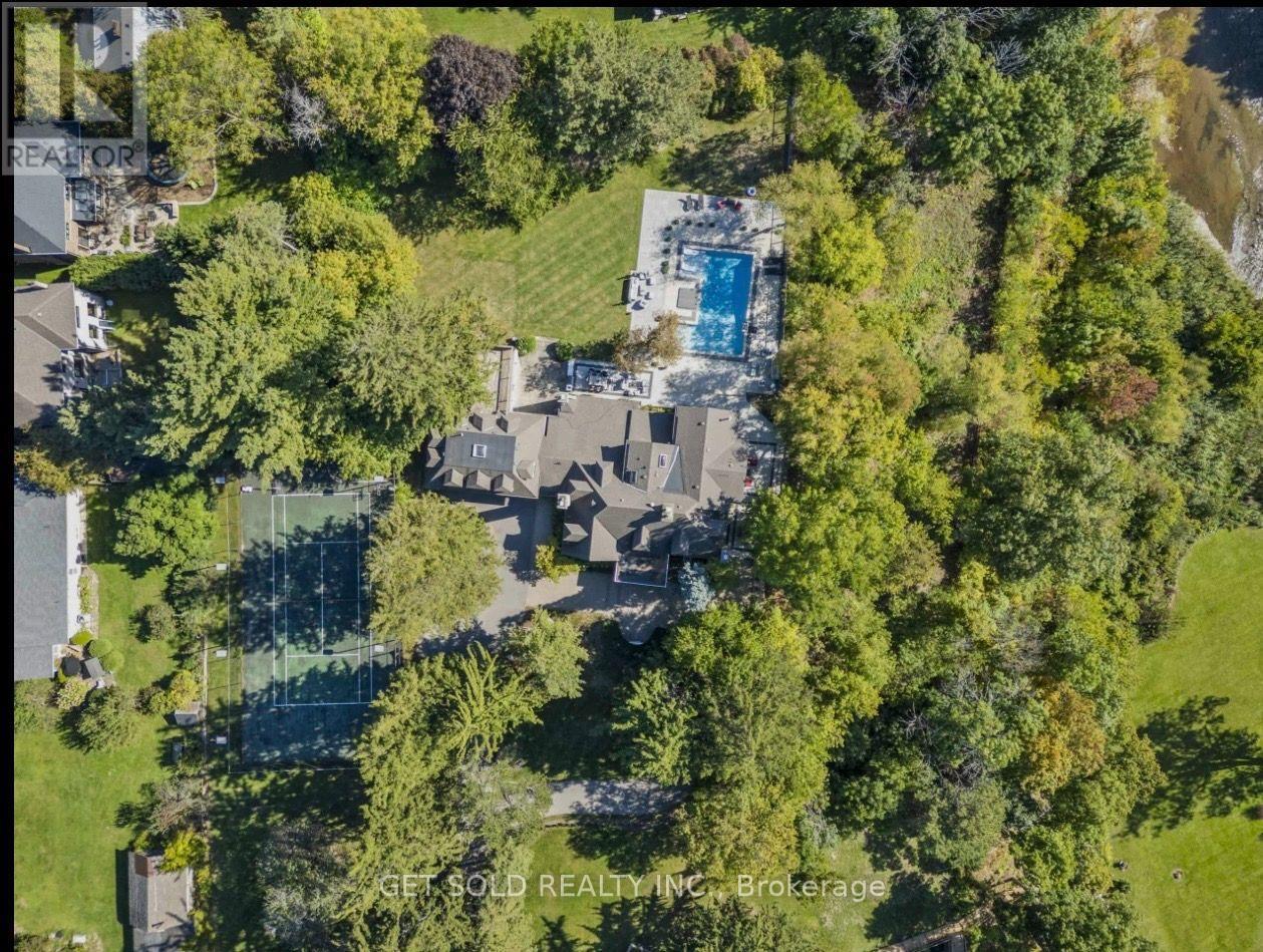 2552 JARVIS STREET