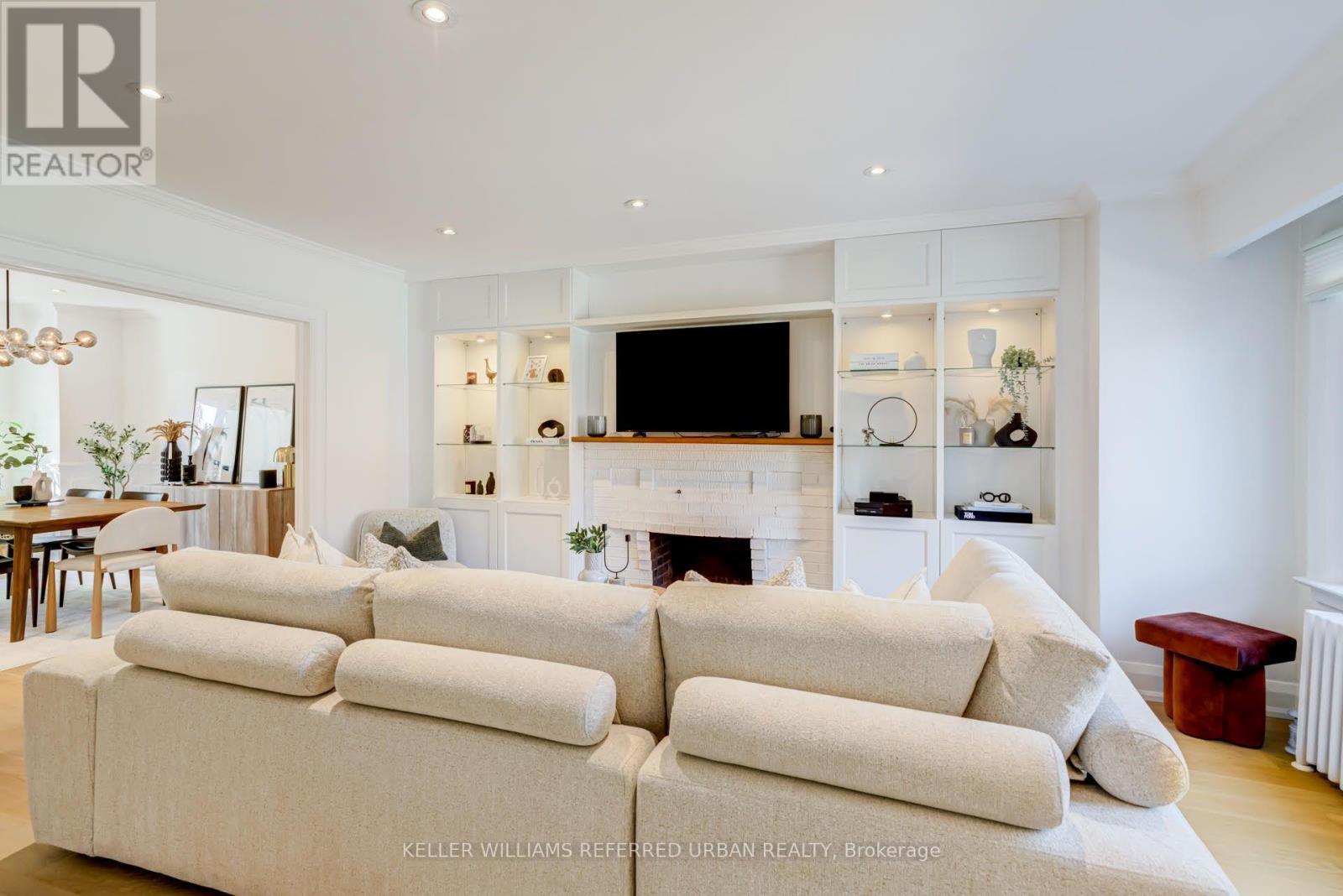 2522 Lake Shore Boulevard W Property Photo 4