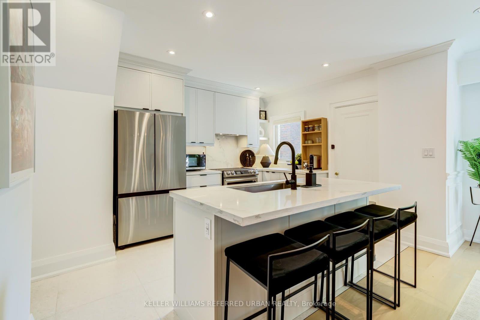 2522 Lake Shore Boulevard W Property Photo 12