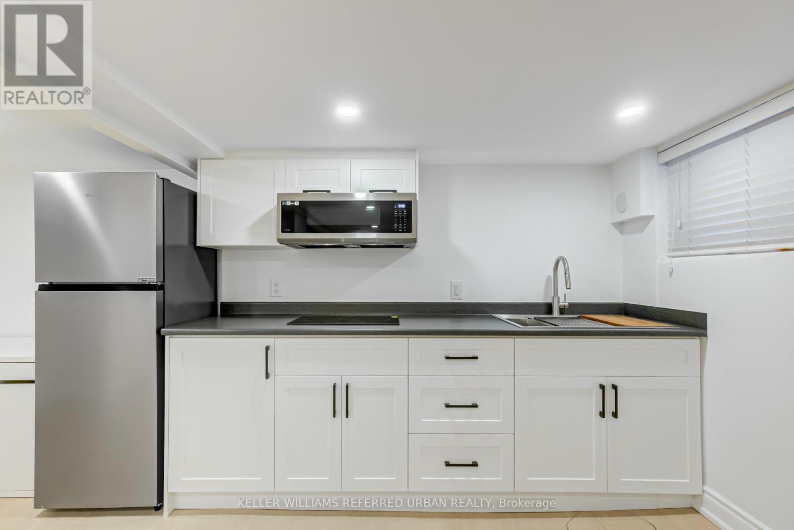 2522 Lake Shore Boulevard W Property Photo 35