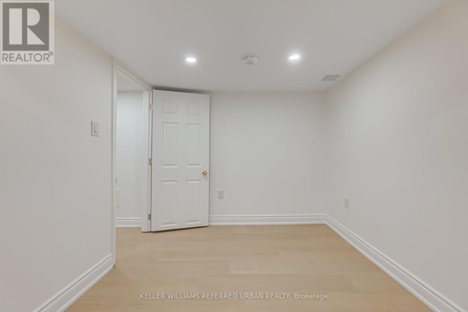 2522 Lake Shore Boulevard W Property Photo 36