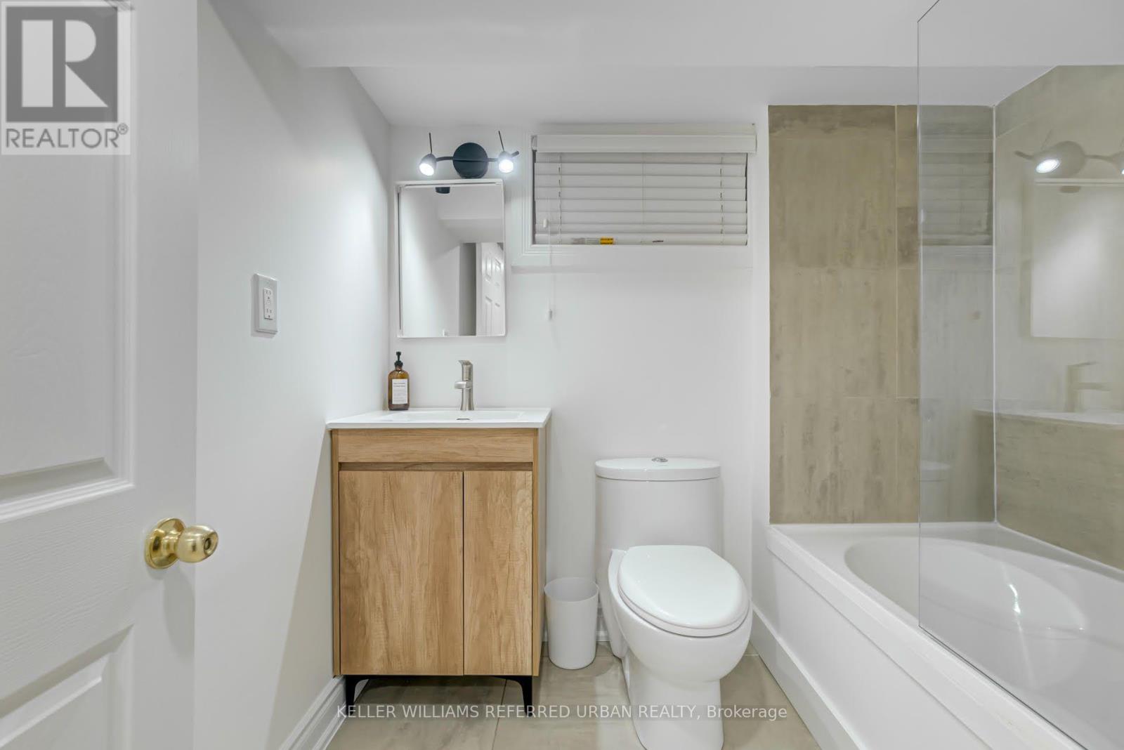 2522 Lake Shore Boulevard W Property Photo 37