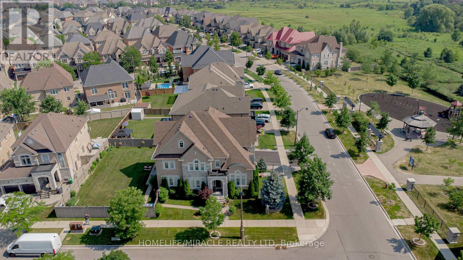 37 Degrey Drive Property Photo 1