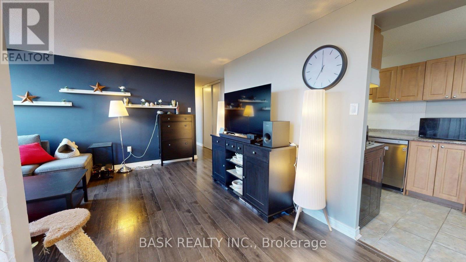 706 - 2900 Battleford Road Property Photo 12