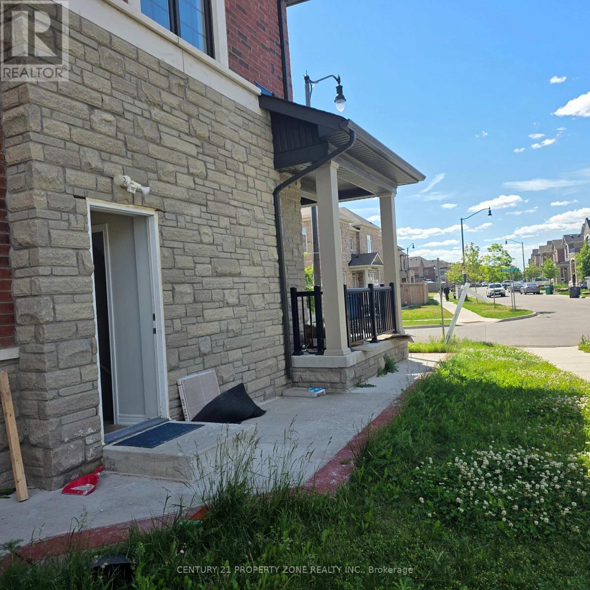 2 Bachelor Street Property Photo 2