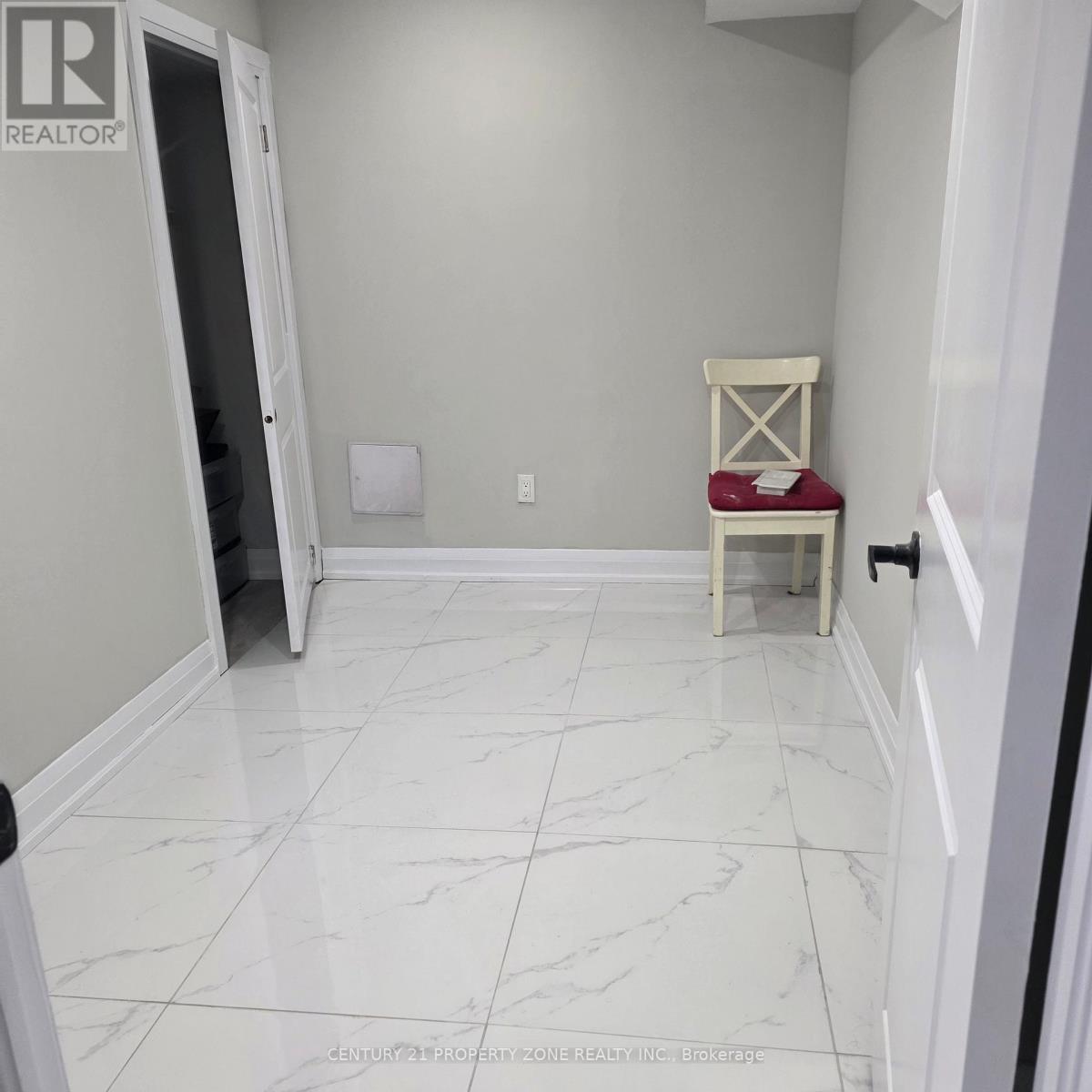2 Bachelor Street Property Photo 6
