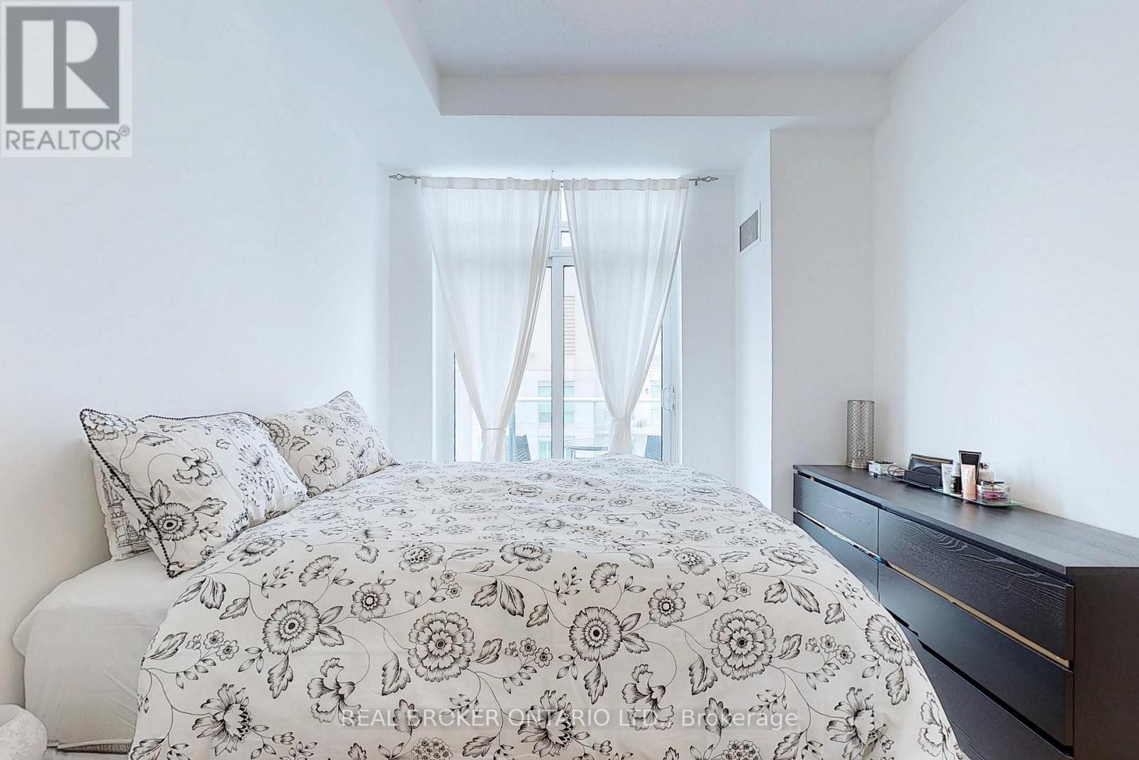 Ph7 - 2087 Lake Shore Boulevard W Property Photo 11