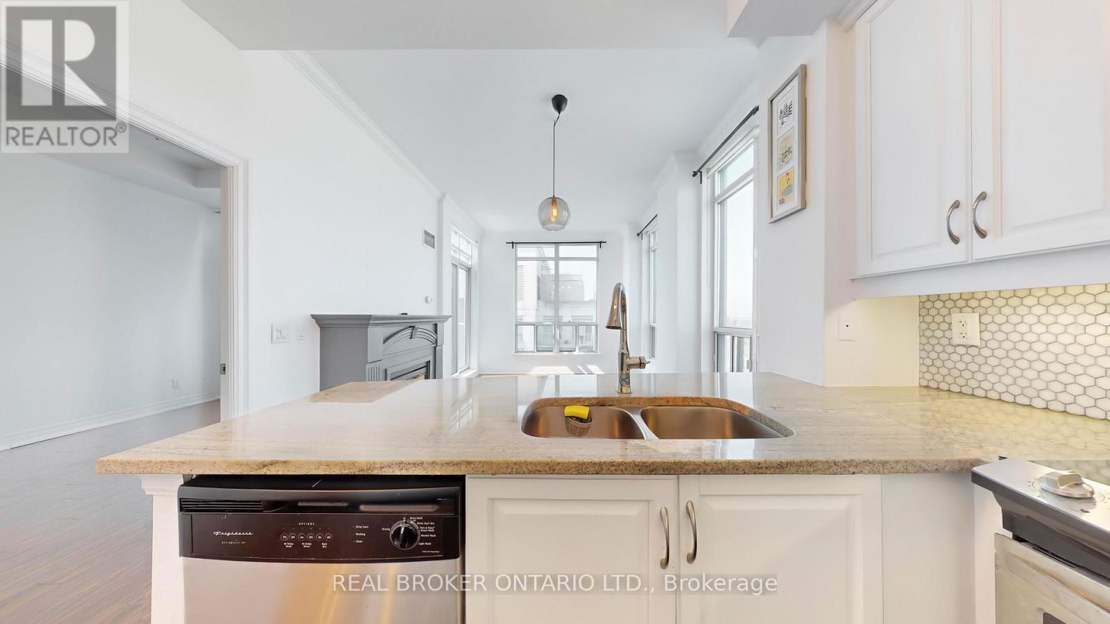Ph7 - 2087 Lake Shore Boulevard W Property Photo 21