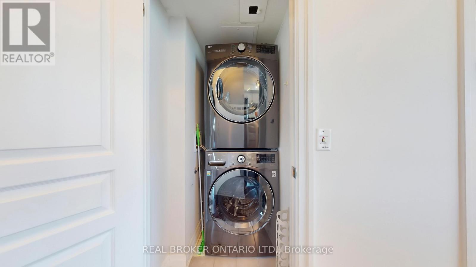 Ph7 - 2087 Lake Shore Boulevard W Property Photo 35