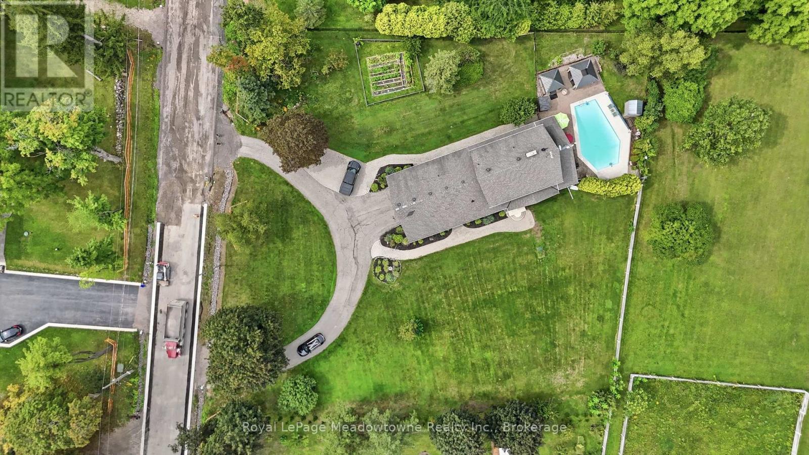 7053 Appleby Line Property Photo 2