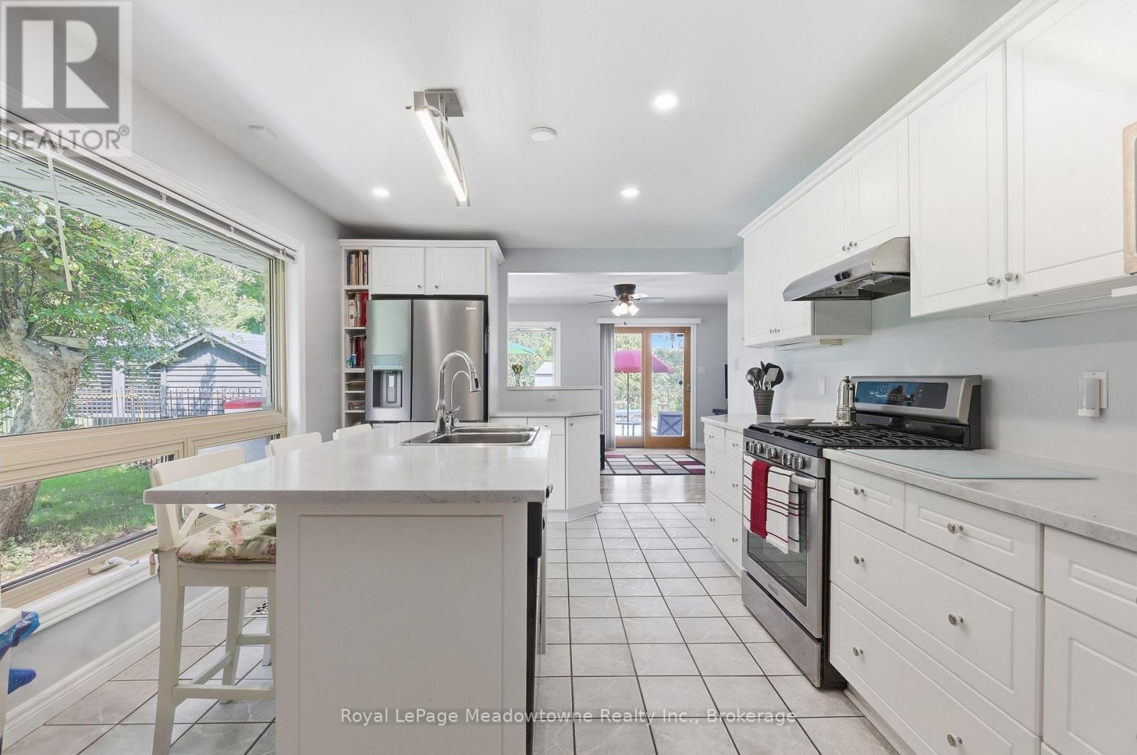 7053 Appleby Line Property Photo 17