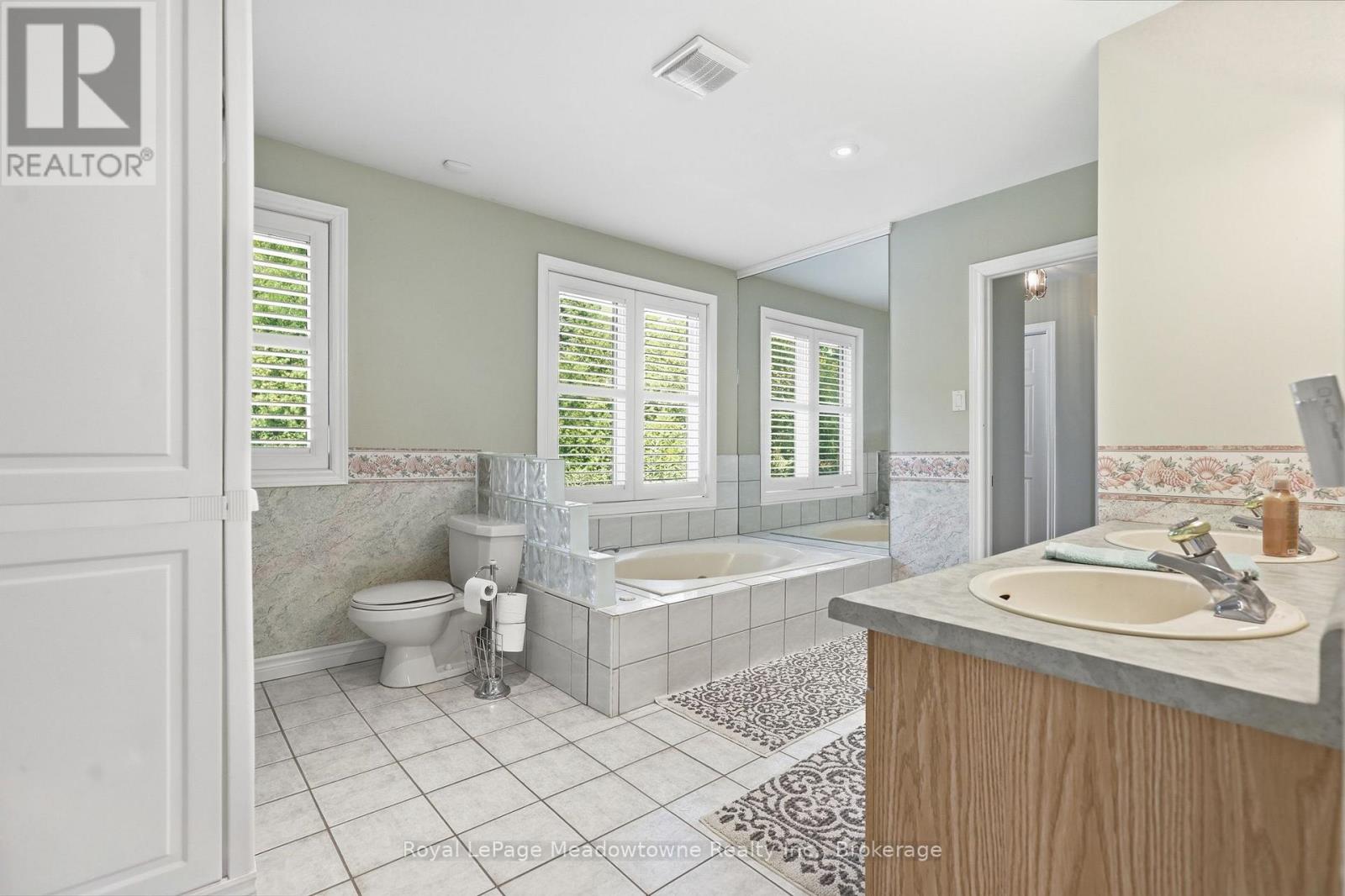7053 Appleby Line Property Photo 22