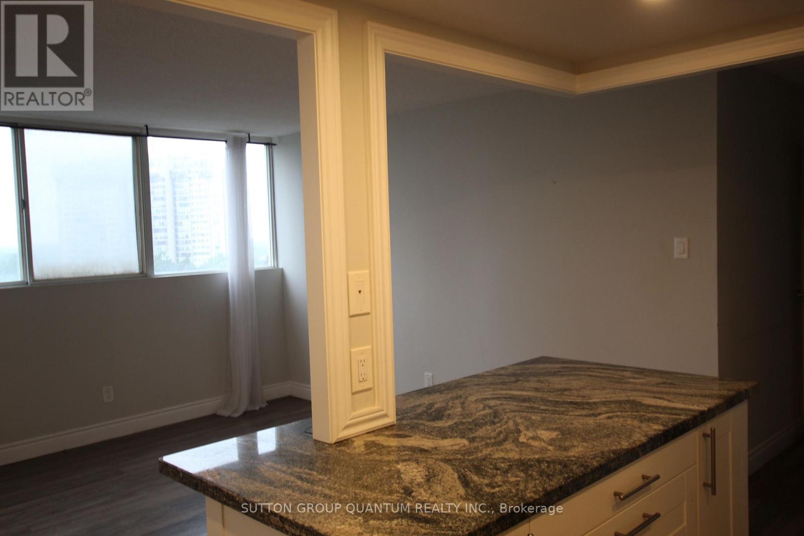 808 - 3700 Kaneff Crescent Property Photo 3