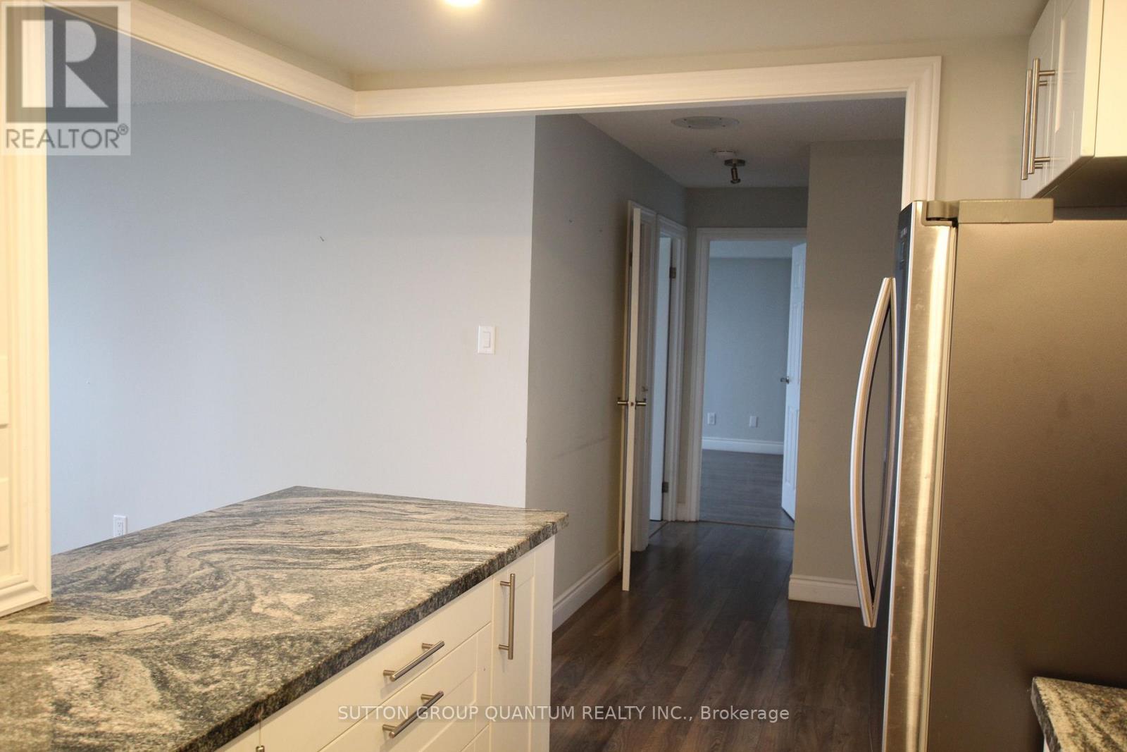 808 - 3700 Kaneff Crescent Property Photo 4