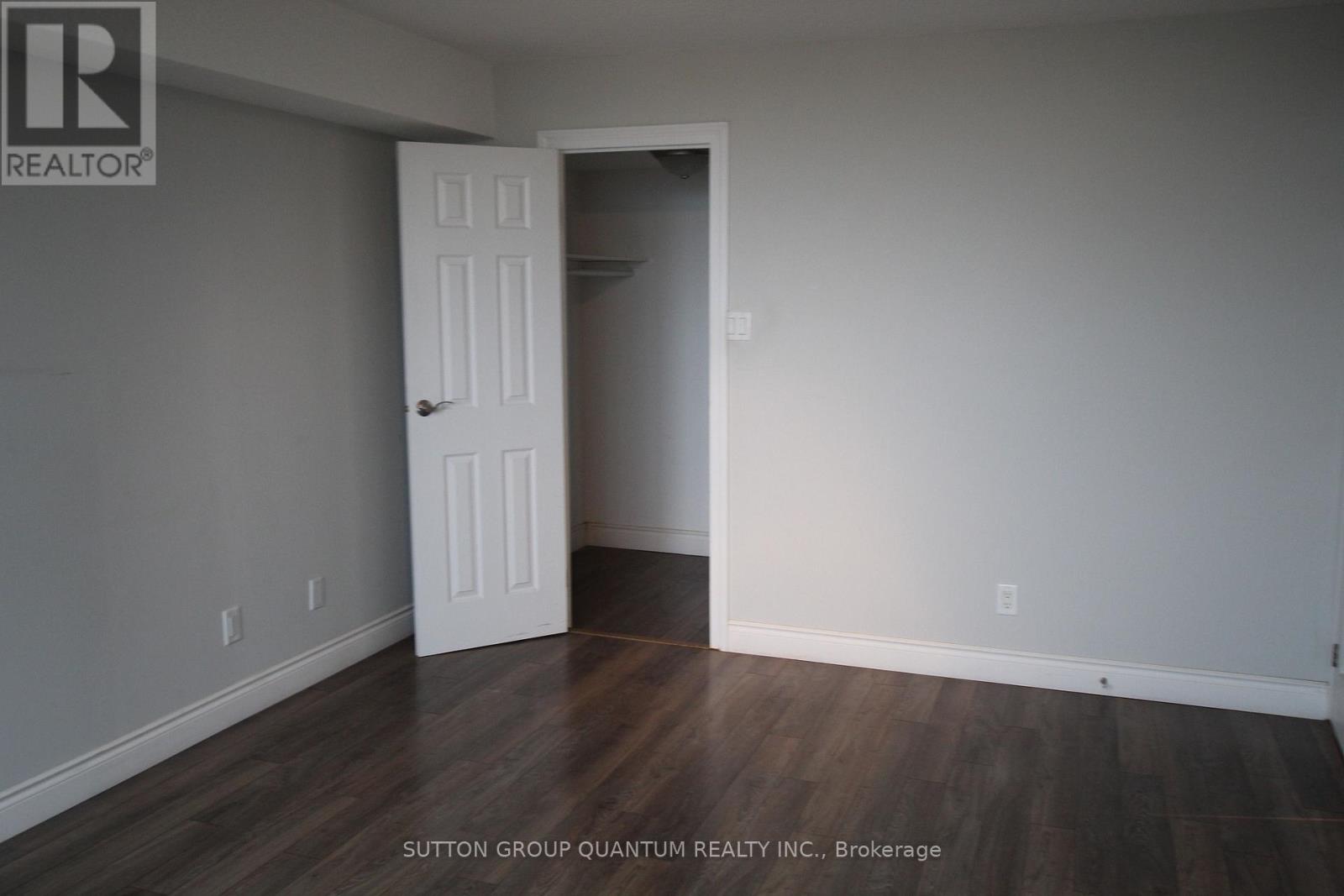 808 - 3700 Kaneff Crescent Property Photo 8