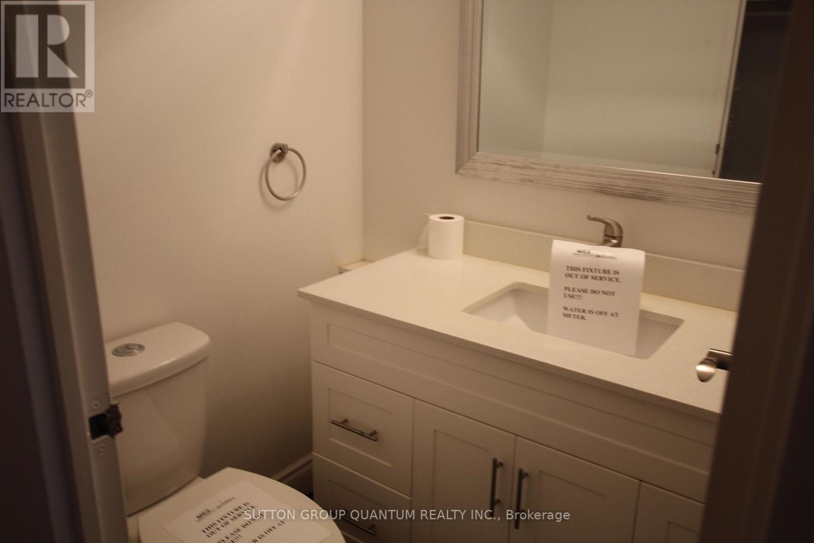 808 - 3700 Kaneff Crescent Property Photo 9