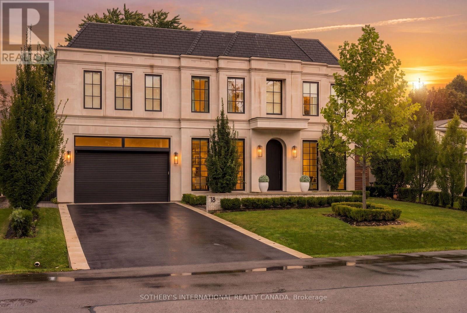 18 BLAIR ATHOL CRESCENT