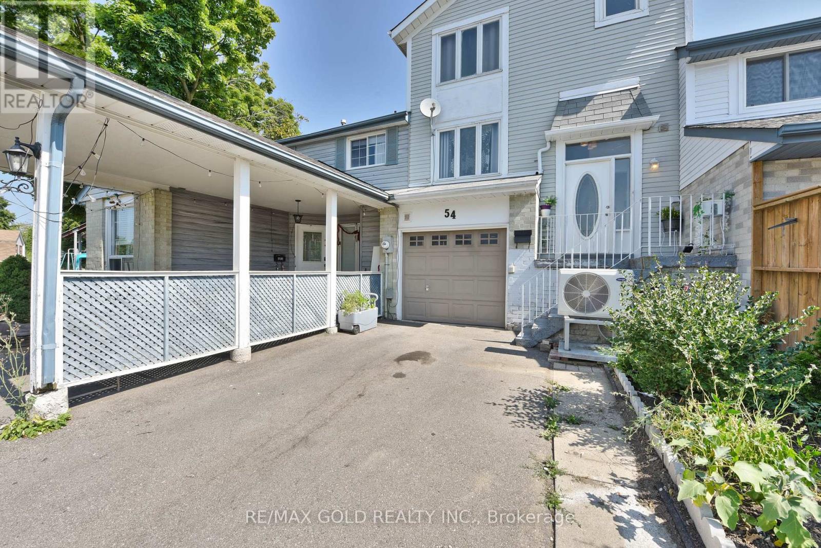 54 Nottawasaga Crescent Property Photo 2
