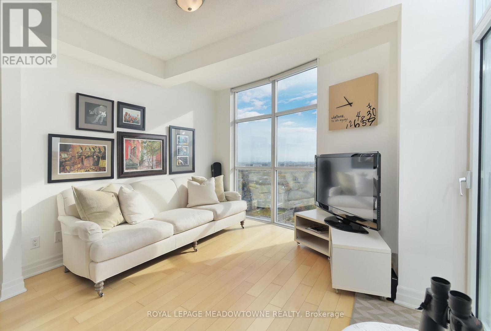 Ph 2603 - 9 George Street N Property Photo 6