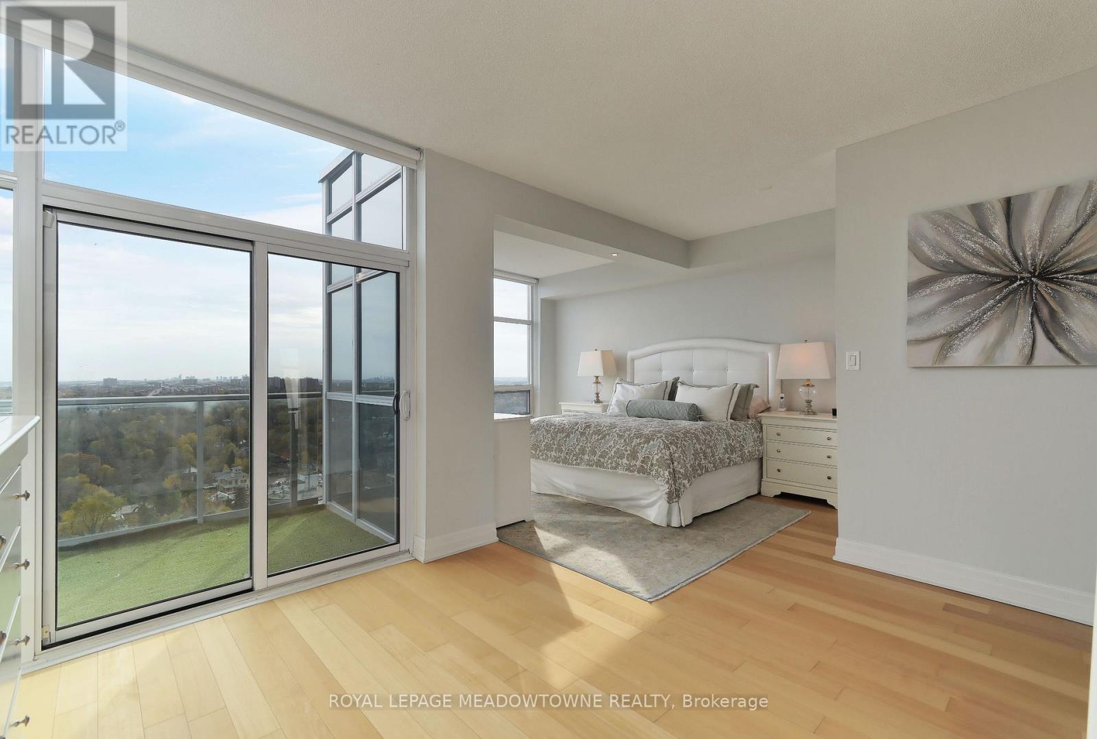 Ph 2603 - 9 George Street N Property Photo 23