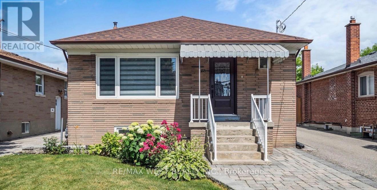 15 MACLEOD STREET Property Photo 1