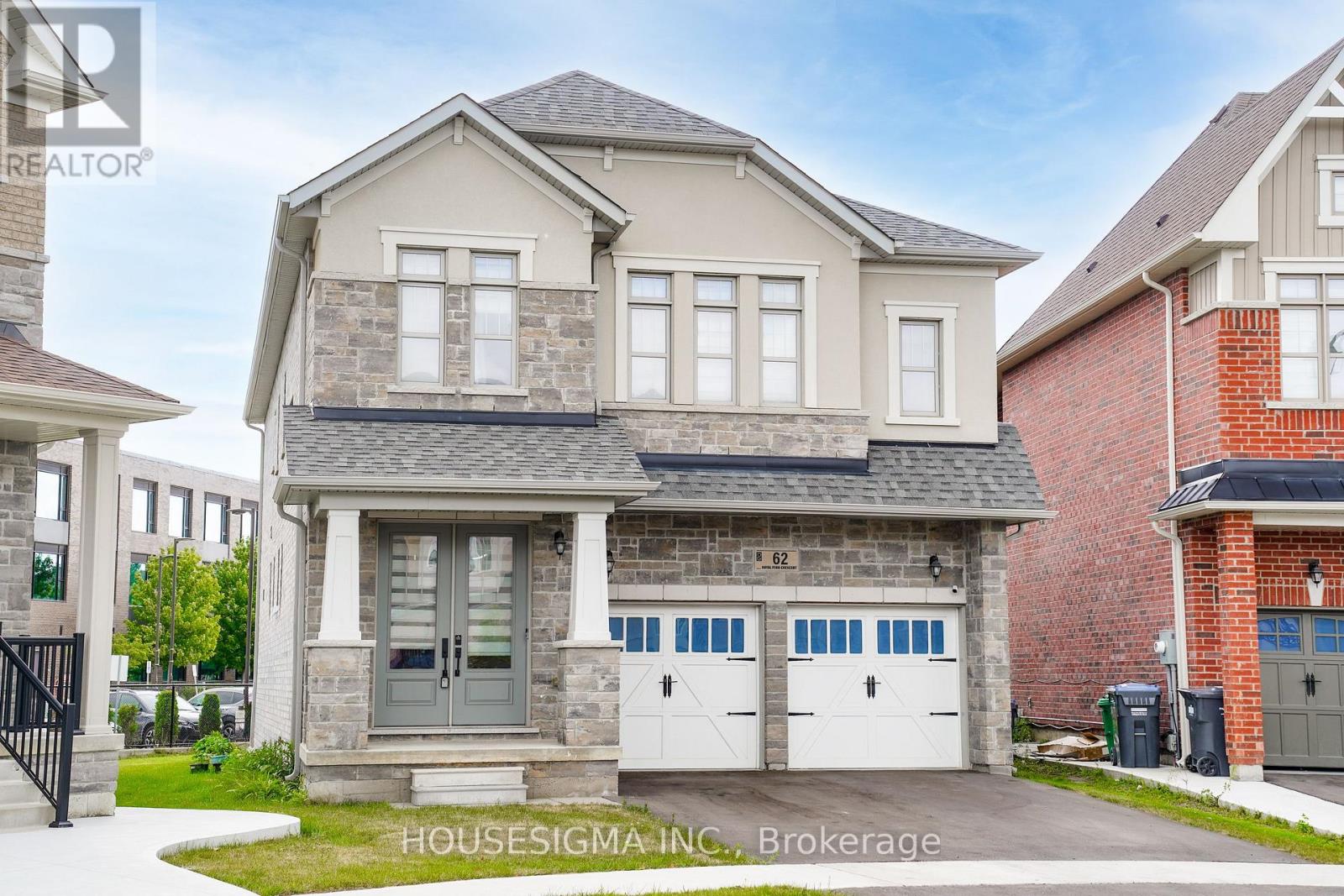 62 Royal Fern Crescent Property Photo 2