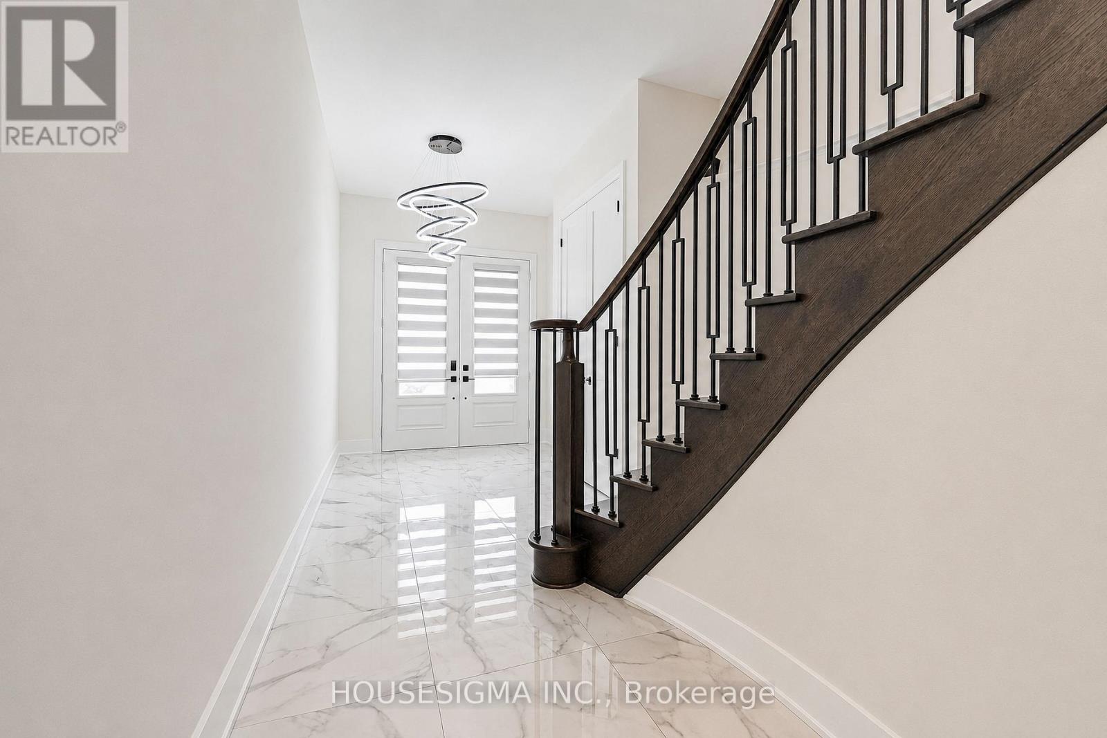 62 Royal Fern Crescent Property Photo 6