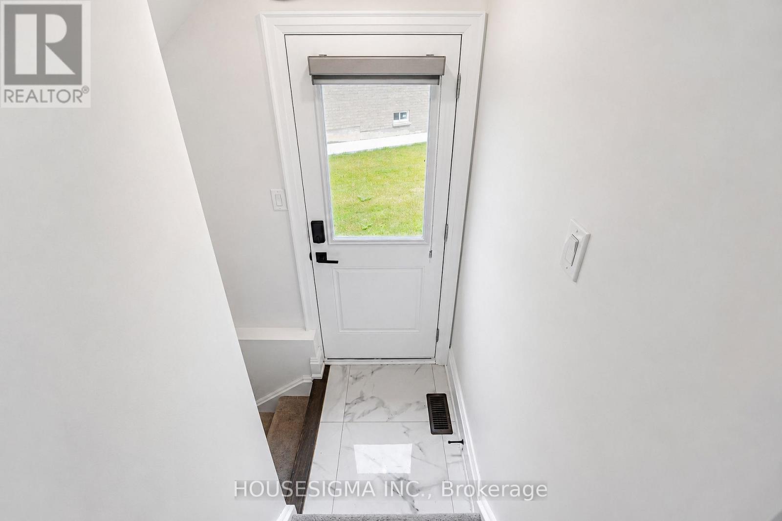 62 Royal Fern Crescent Property Photo 33