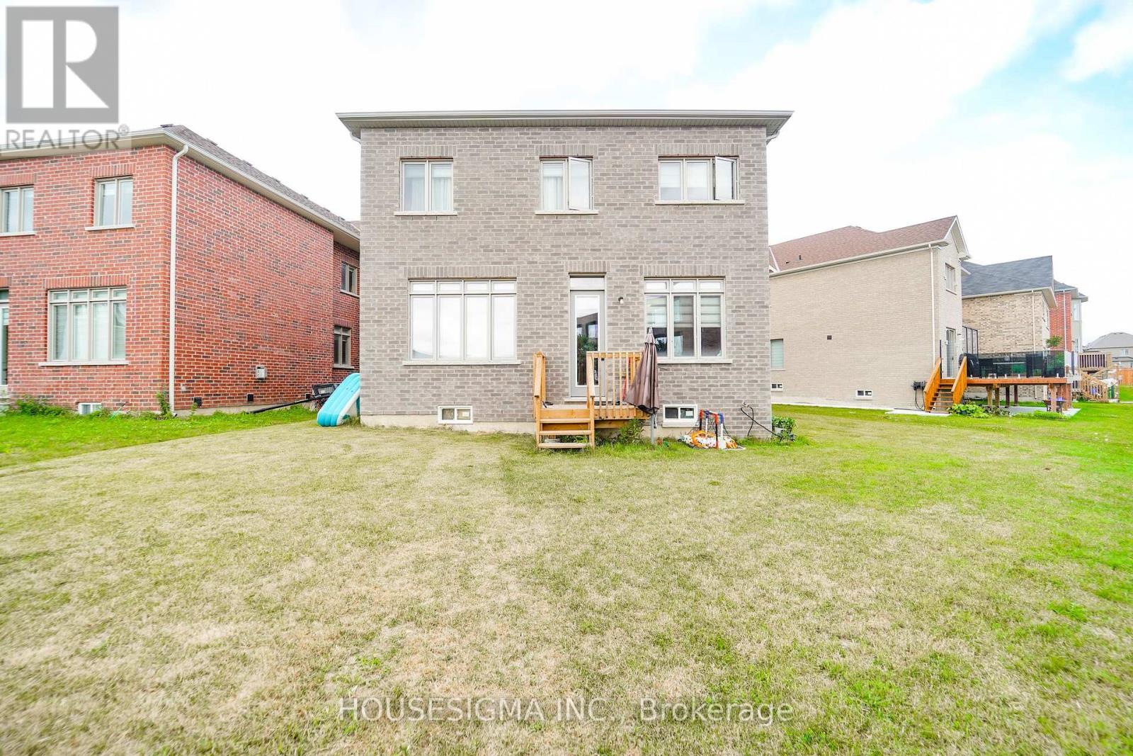62 Royal Fern Crescent Property Photo 35