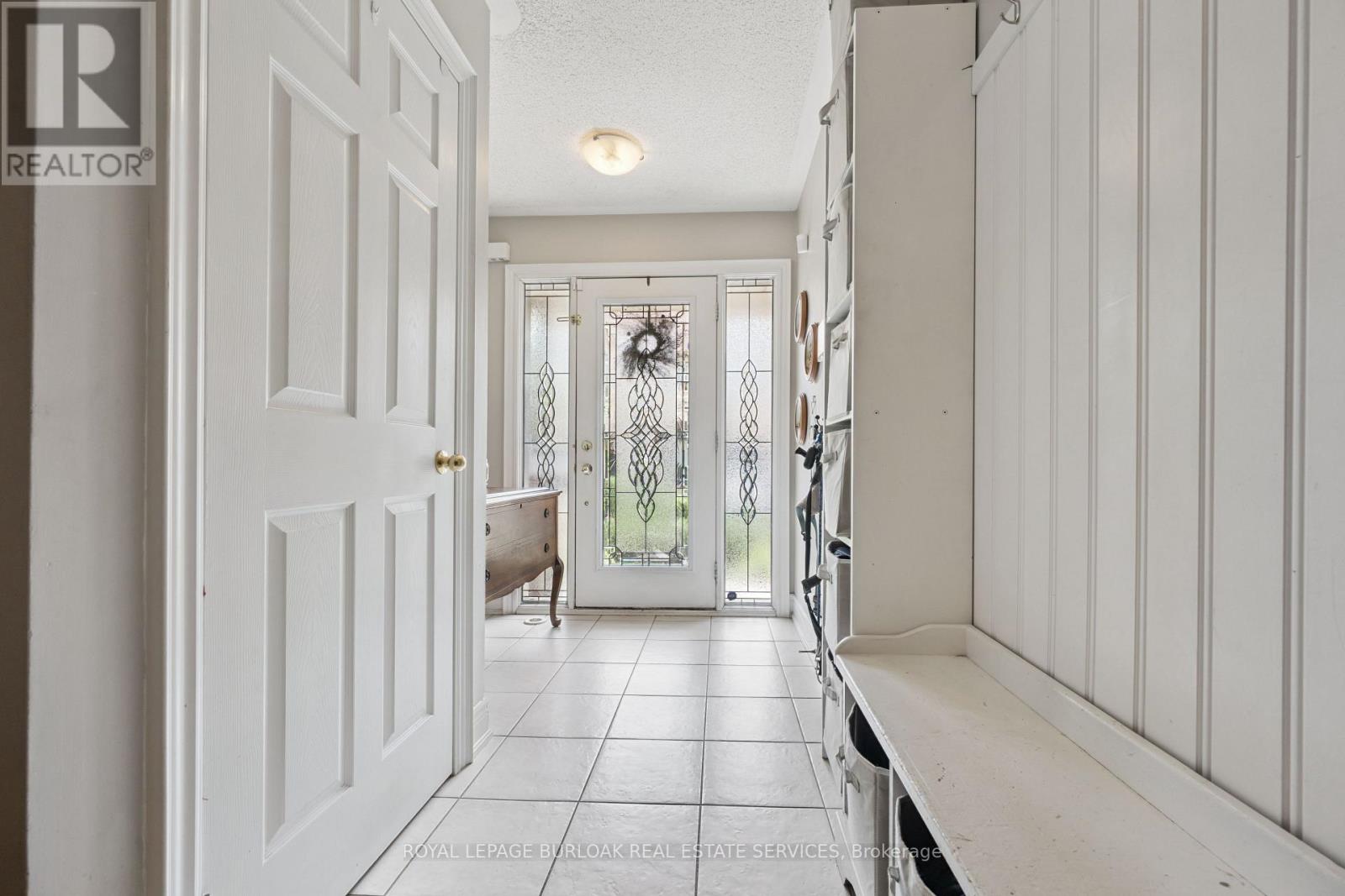 1983 Rackus Crescent Property Photo 6