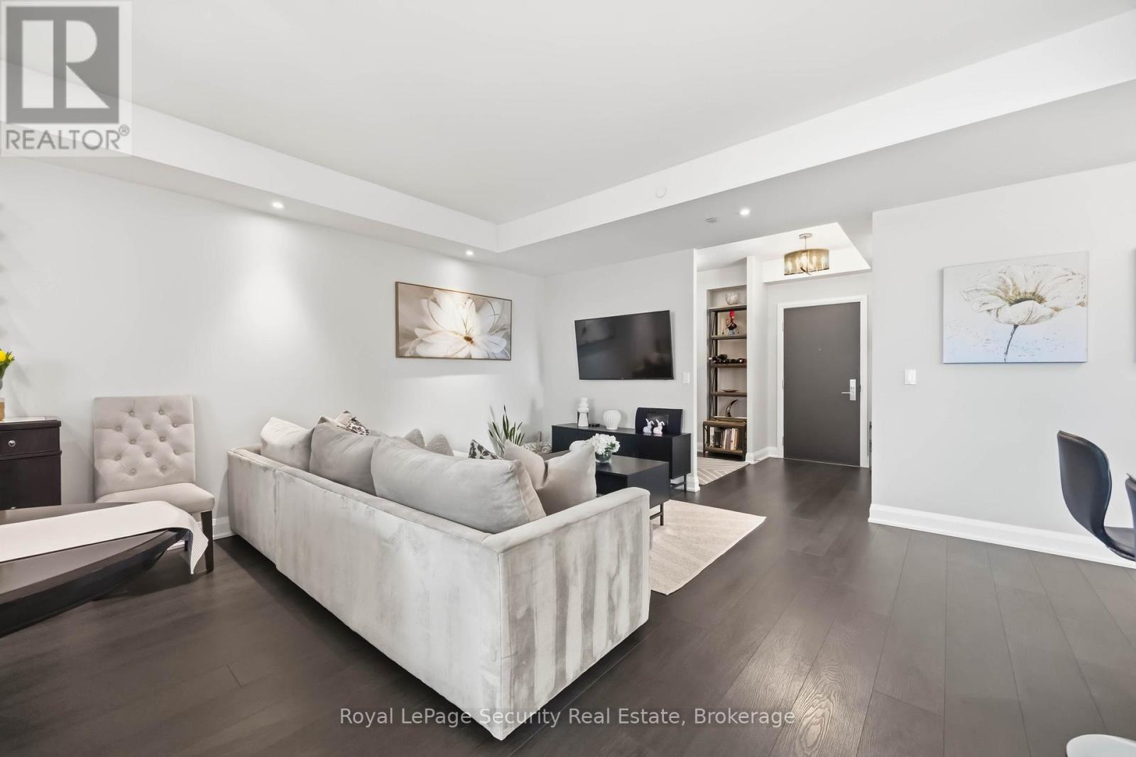 602 - 35 Fontenay Court Property Photo 14