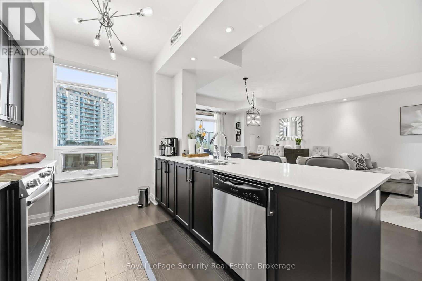 602 - 35 Fontenay Court Property Photo 23
