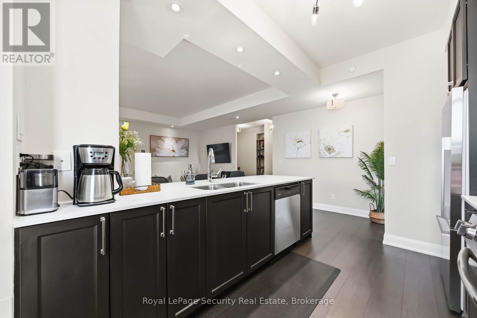 602 - 35 Fontenay Court Property Photo 24
