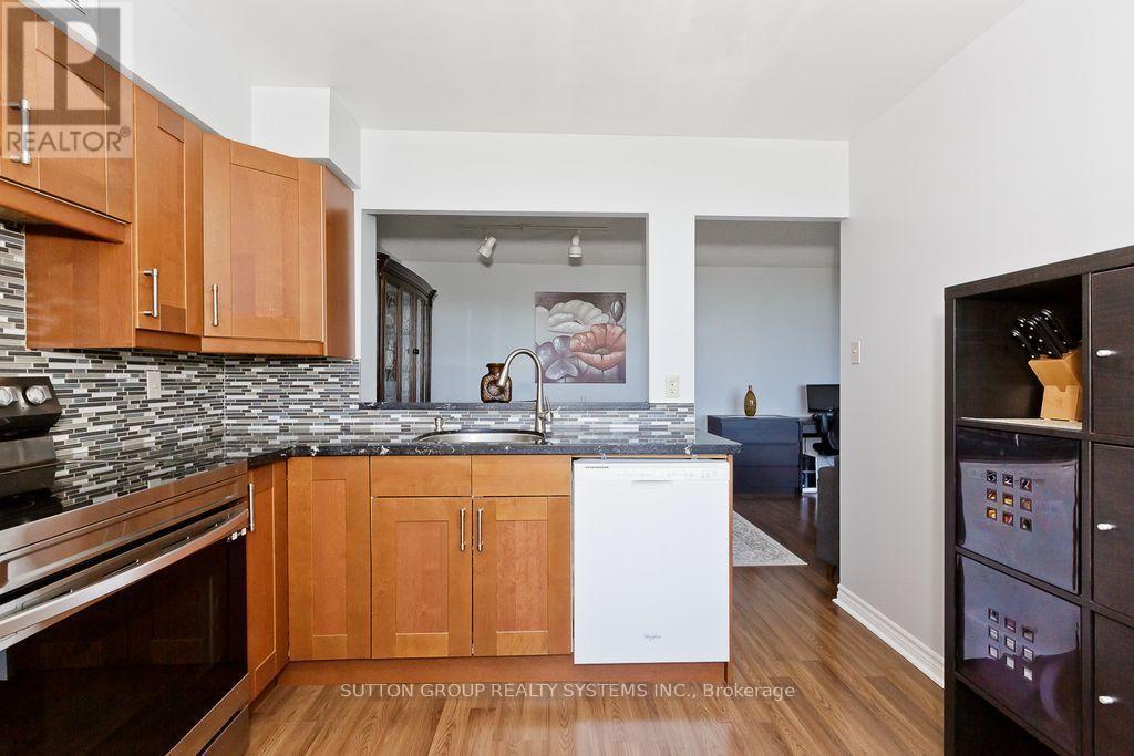1214 - 55 Elm Drive Property Photo 8
