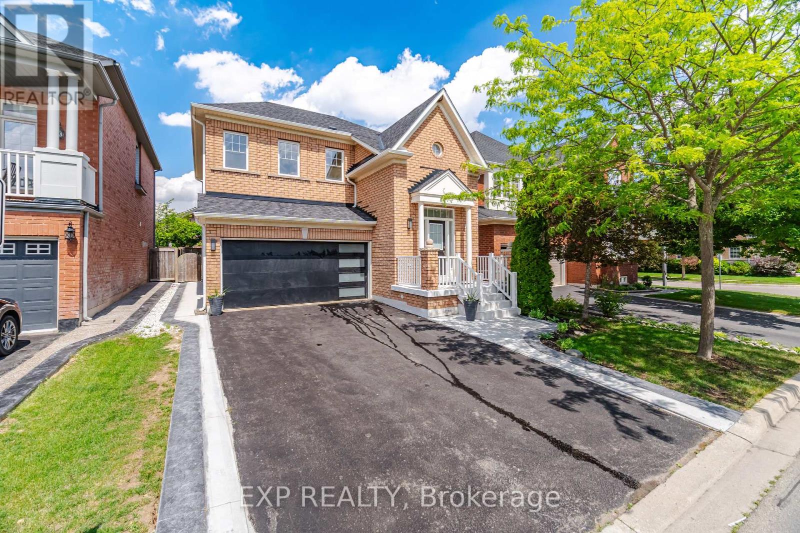 363 HOLMES CRESCENT Property Photo 1