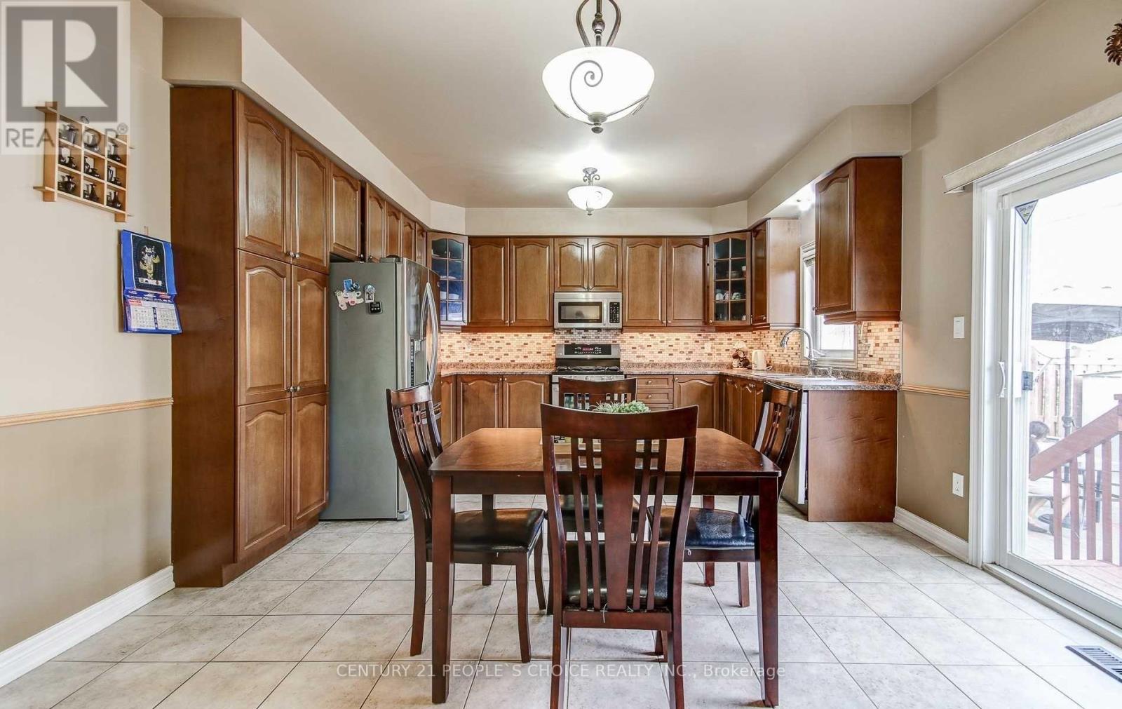 Upper - 3 Seastar Road Property Photo 6