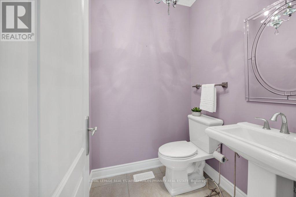 2444 Chateau Common Property Photo 17