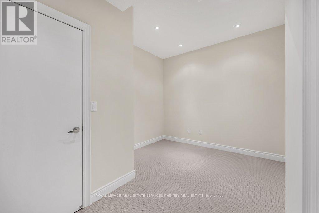 2444 Chateau Common Property Photo 32