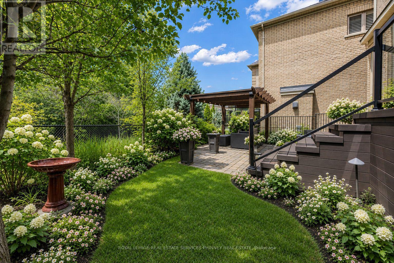 2444 Chateau Common Property Photo 43