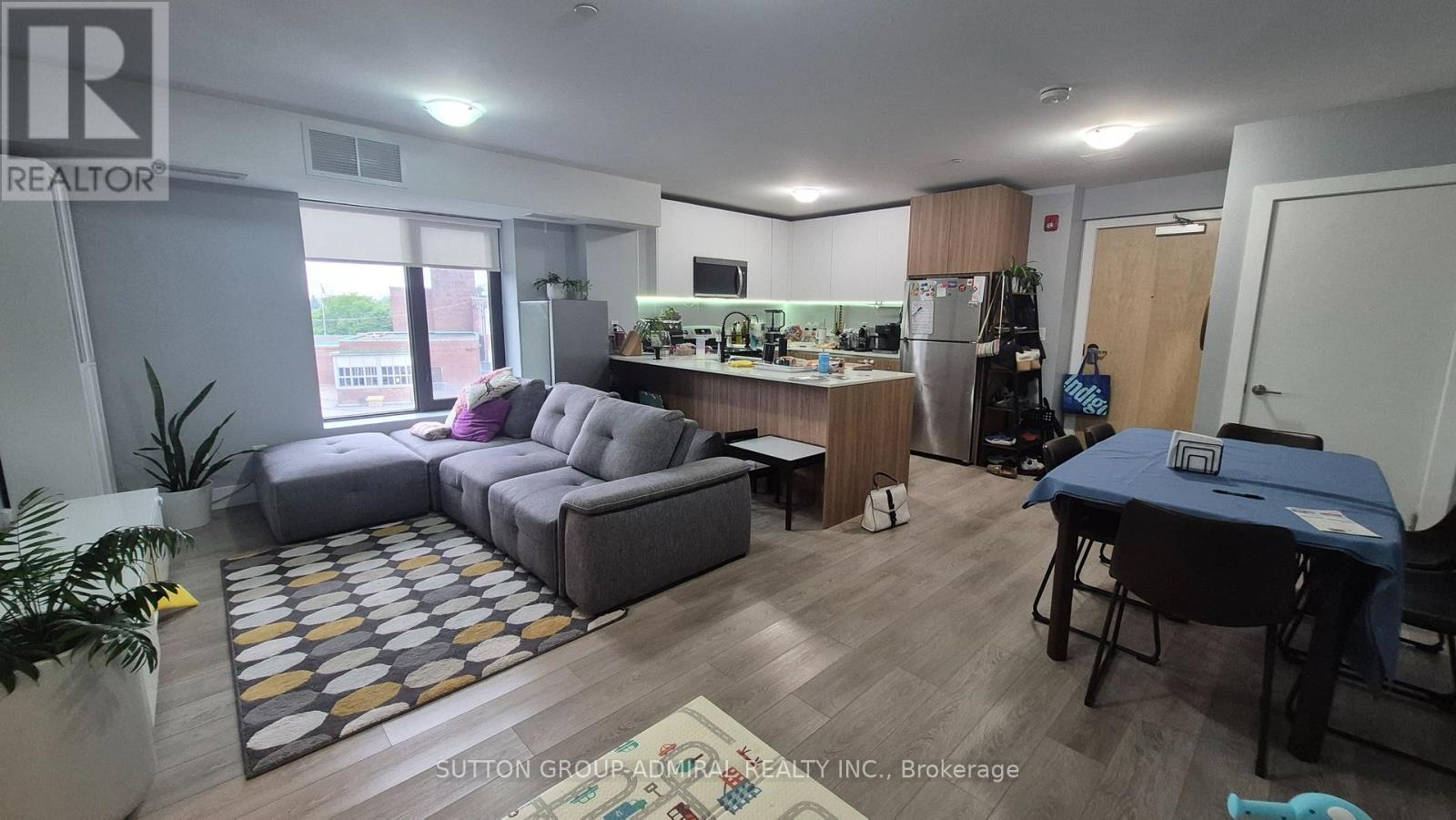 302 - 293 Viewmount Avenue Property Photo 1