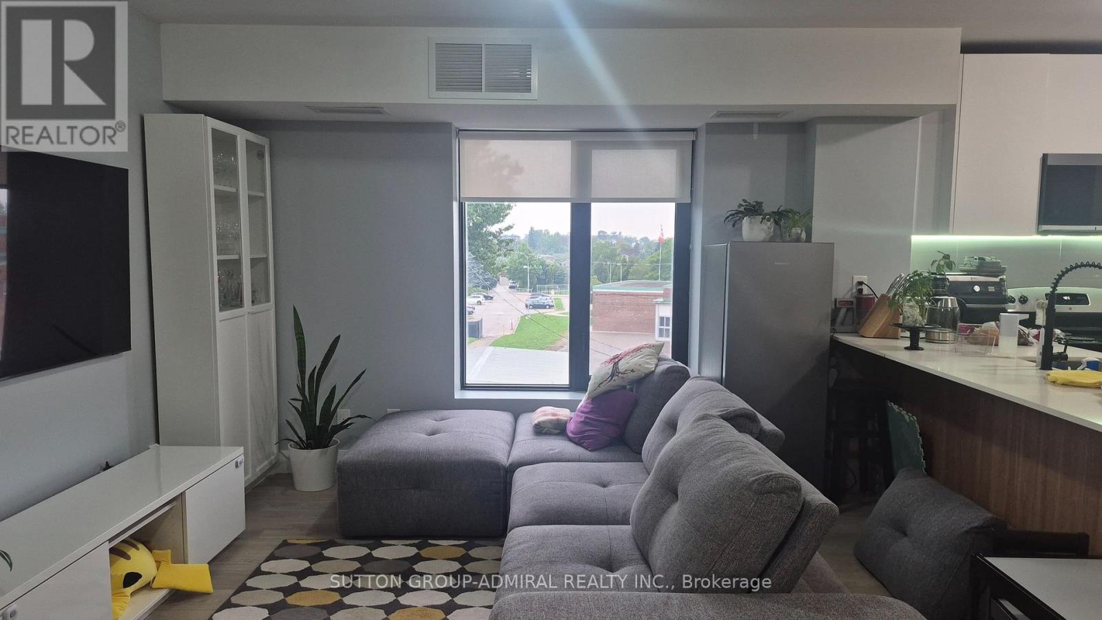 302 - 293 Viewmount Avenue Property Photo 3