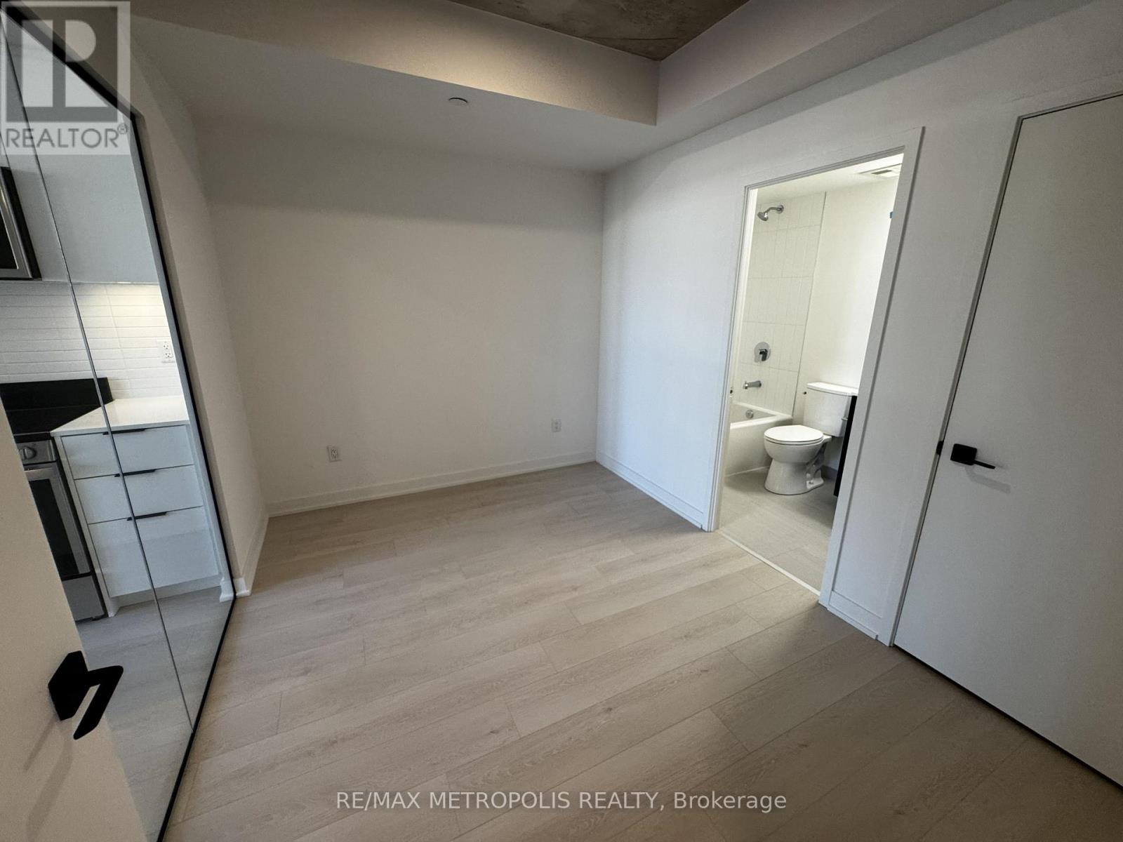 407 - 1 Vine Avenue Property Photo 7