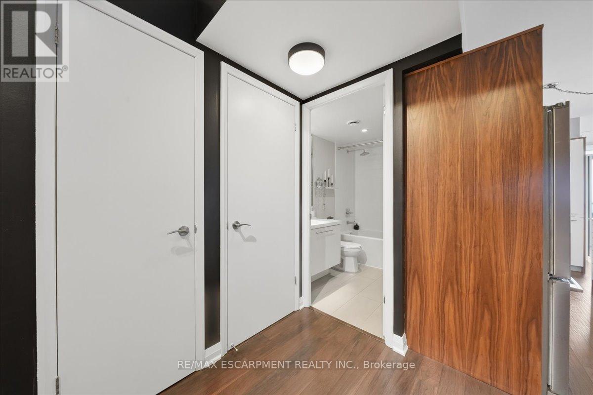 2204 - 5 Valhalla Inn Road Property Photo 8
