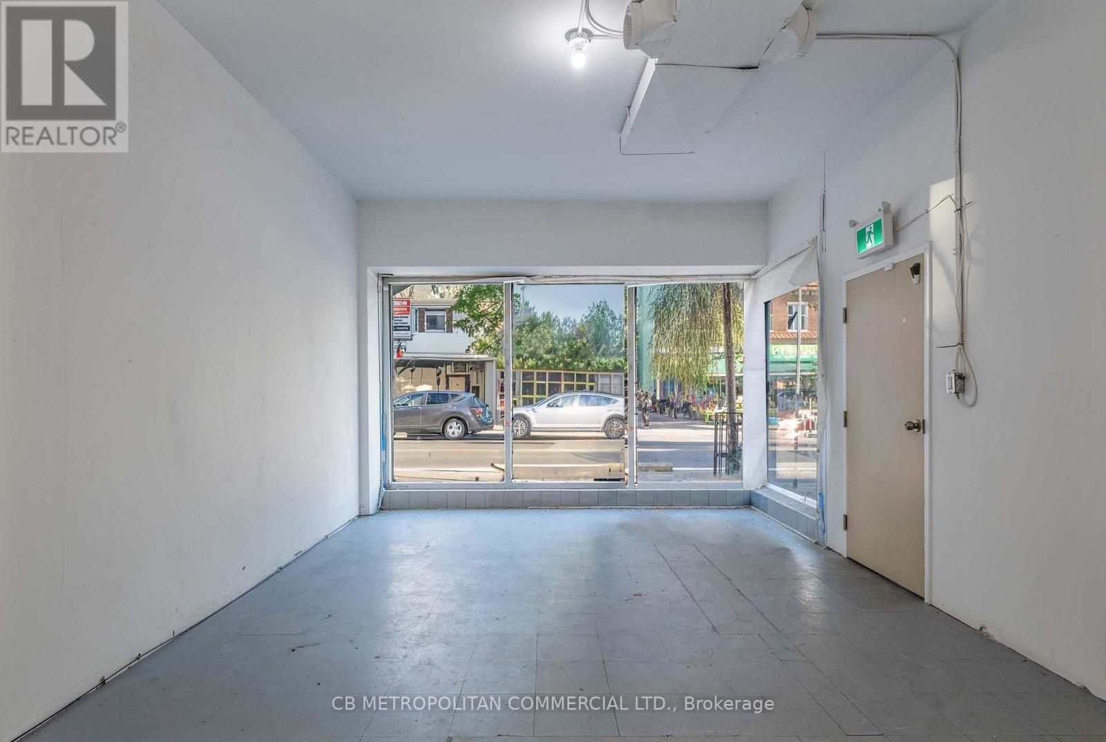 998 Bloor Street W Property Photo 5
