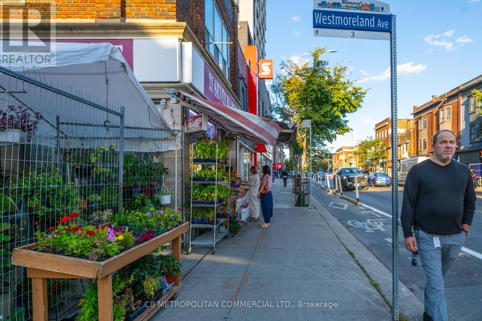 998 Bloor Street W Property Photo 14