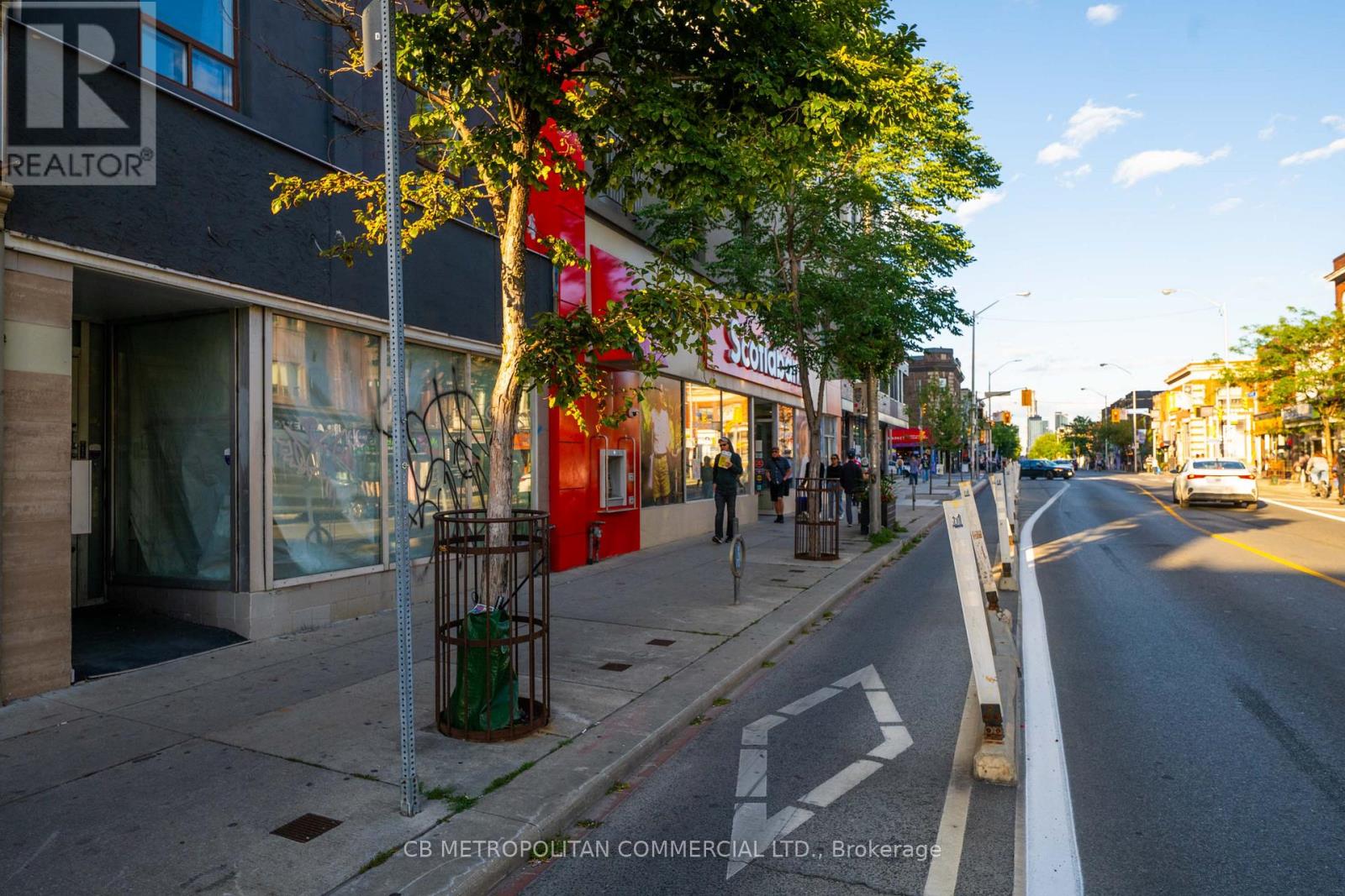 998 Bloor Street W Property Photo 15