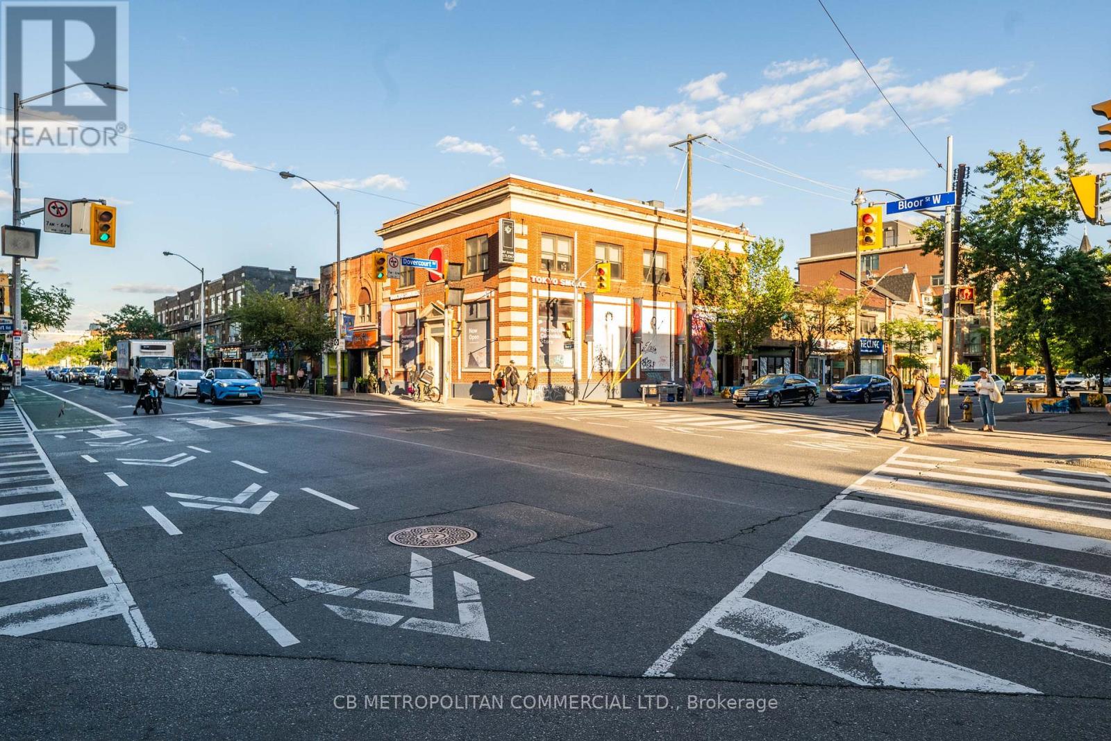 998 Bloor Street W Property Photo 16
