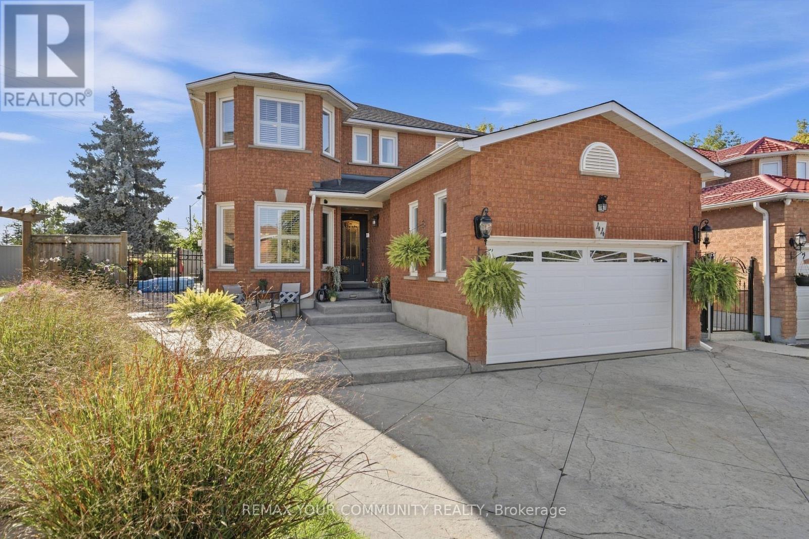 44 CANDY CRESCENT W Property Photo 1