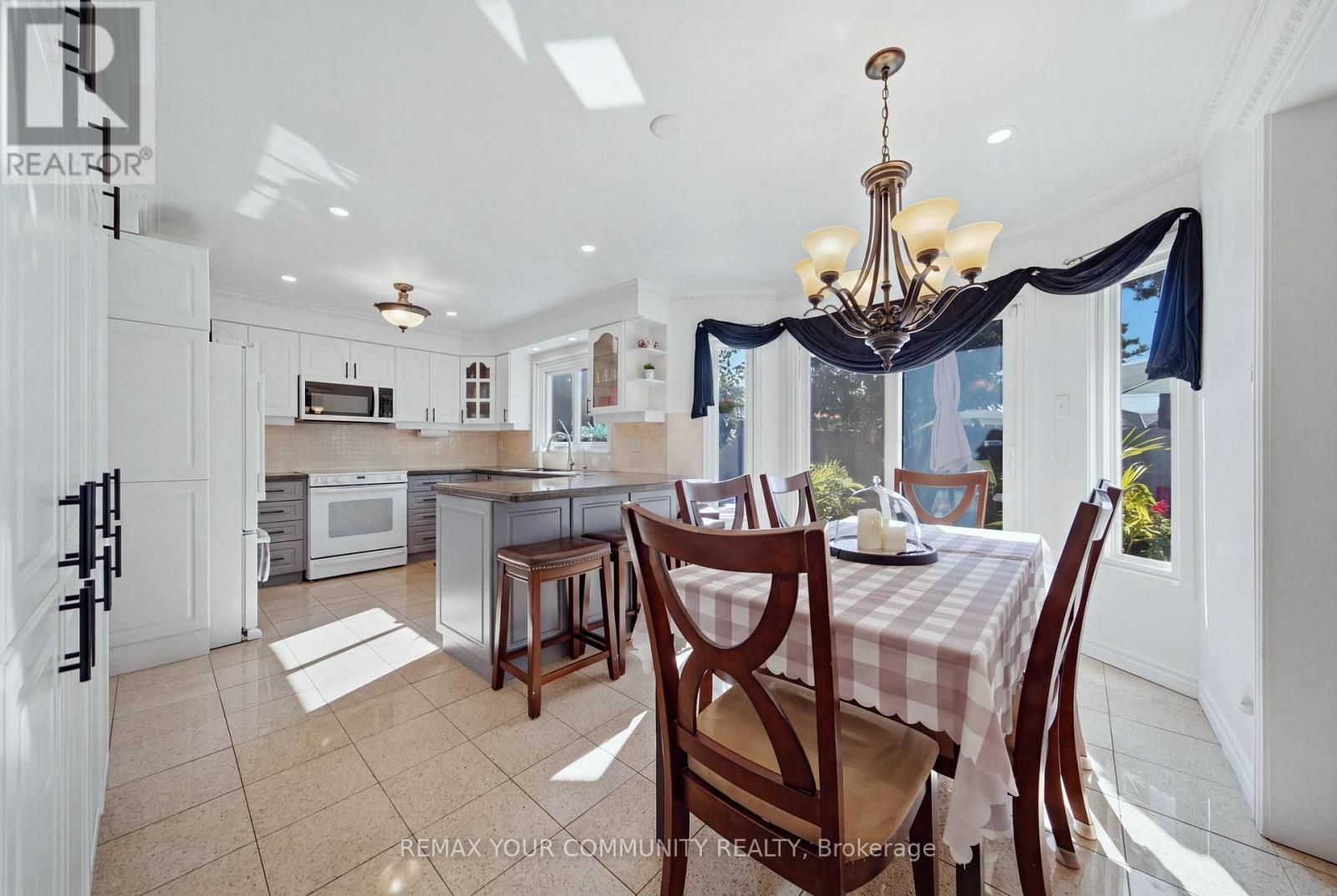 44 Candy Crescent W Property Photo 16