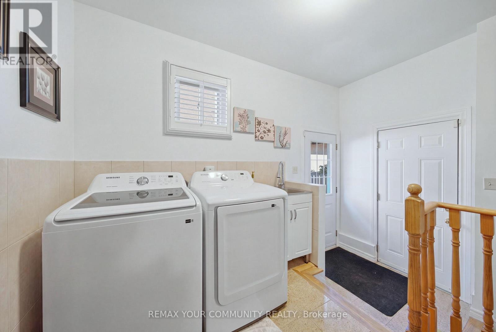 44 Candy Crescent W Property Photo 35